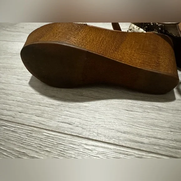 Steve Madden Tan and Brown Snakeskin Wedges - Picture 4 of 4